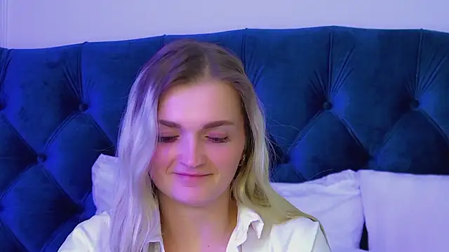 AnnyRaii's cam snapshot