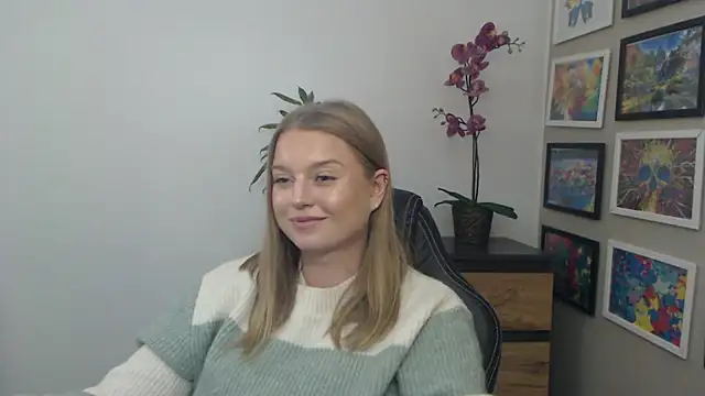 Mysteryerica's cam snapshot