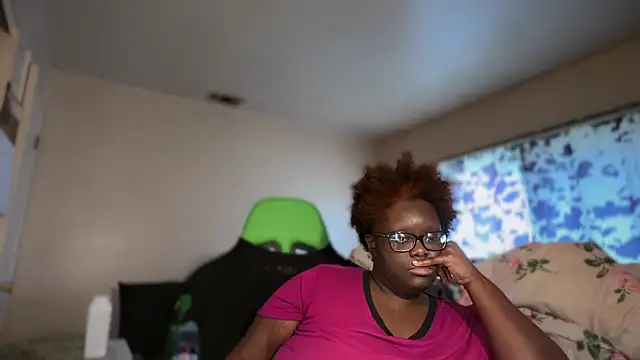 -Yagurlwest's cam snapshot