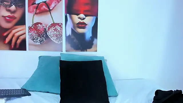 Andhrea_Vale's cam snapshot