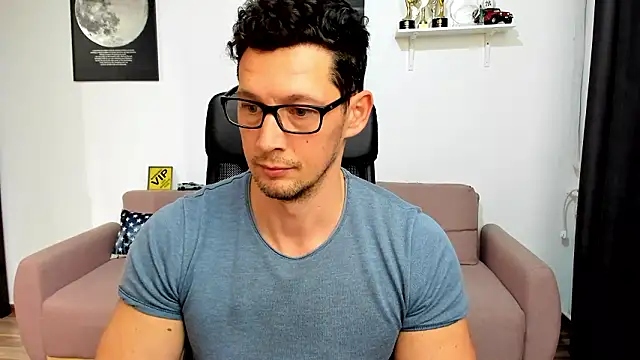 BrutusK08 live sex cam