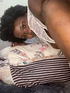 sweet18creamybigpussy's cam snapshot