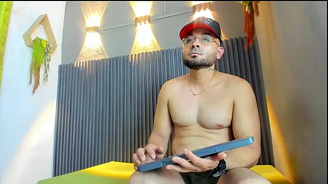 CHRISTIAN_PARKERR's cam snapshot