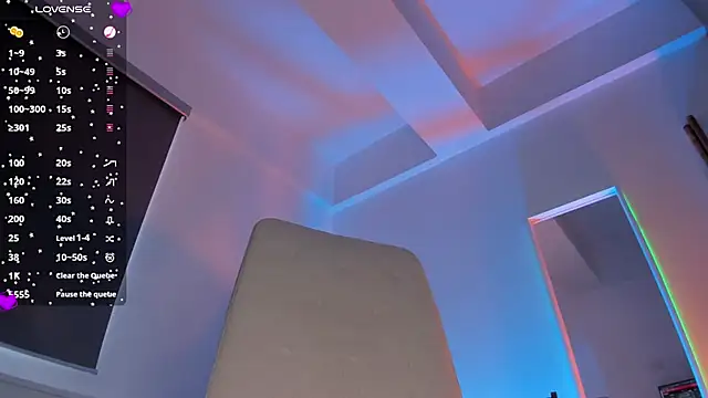 laura-hills18's cam snapshot