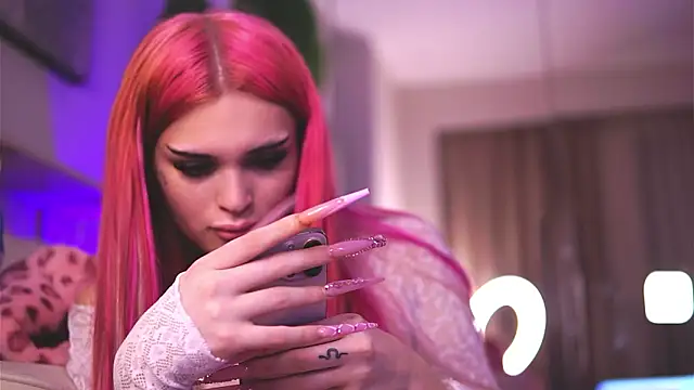 KatiaFinesse live sex cam