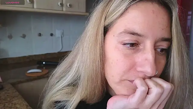 Lunamix's cam snapshot