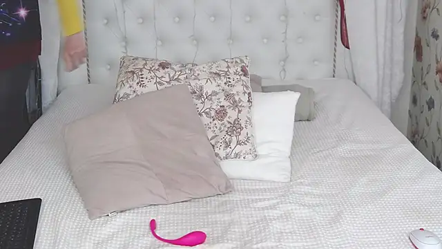 SilviaHart's cam snapshot