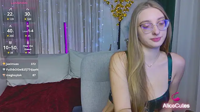 AliceCutes's cam snapshot