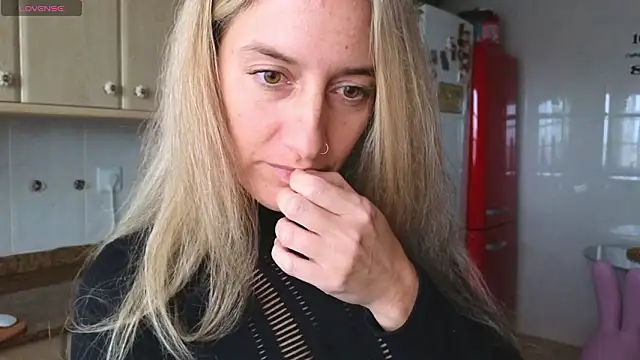 Lunamix's cam snapshot