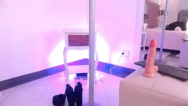 Venusandrea29's cam snapshot