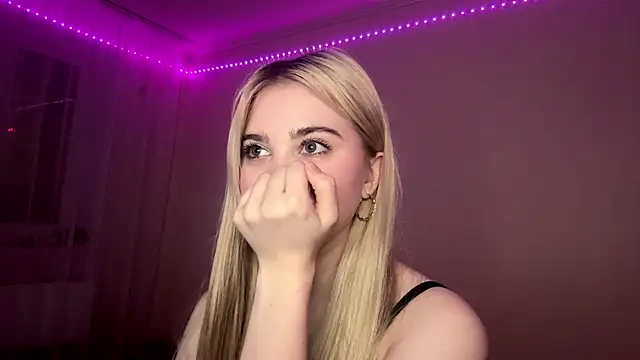 KariJarecke's cam snapshot