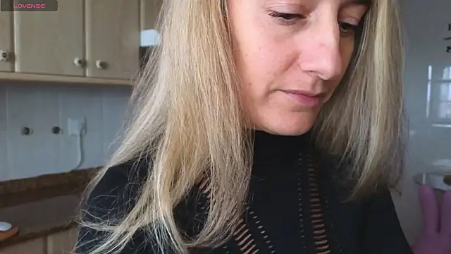 Lunamix's cam snapshot