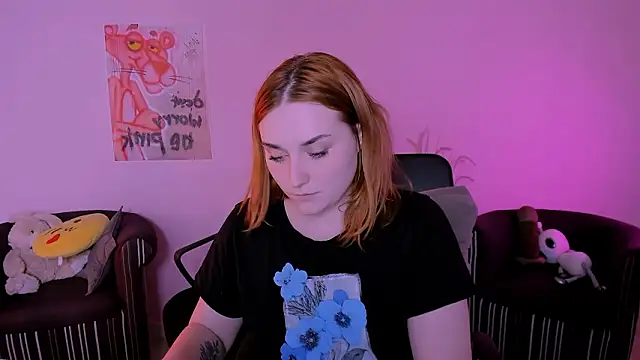 casey_meow_'s cam snapshot