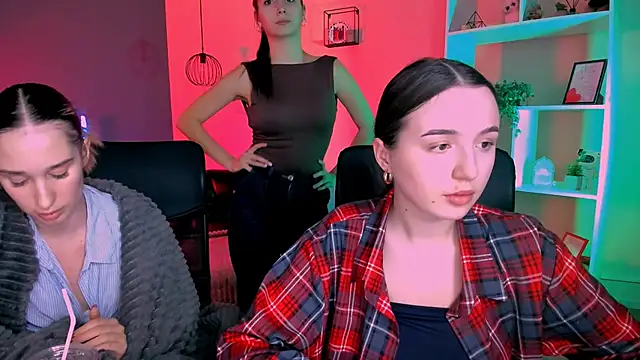 leslie_bird's cam snapshot