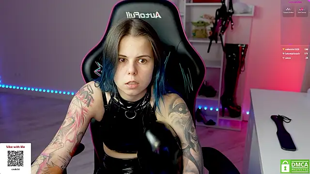 QueenAliceX live sex cam