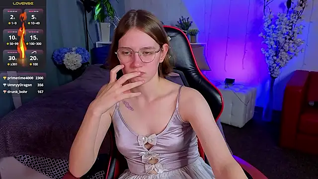 Mia_Mooore's cam snapshot