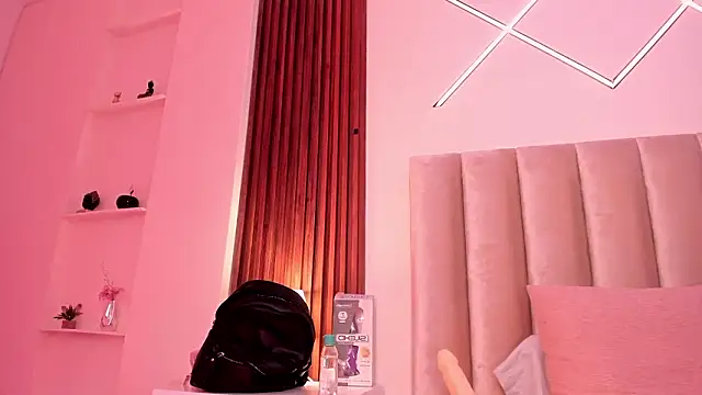 alisson_sanders's cam snapshot