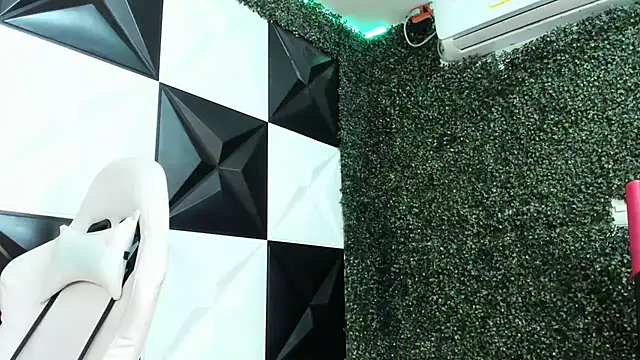 ManSant's cam snapshot