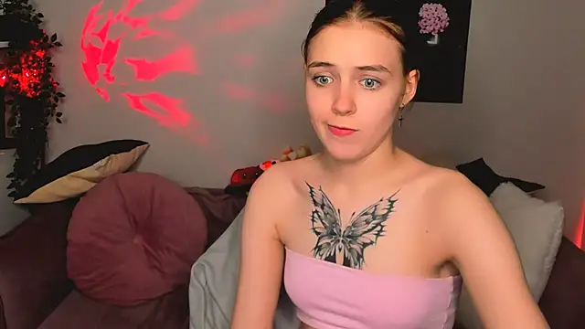 Bella_xBaby's cam snapshot