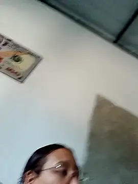 young_dairy01's cam snapshot