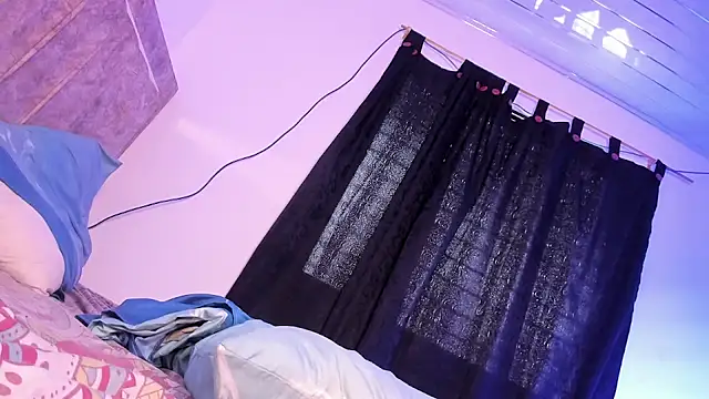 Aura_Atlas's cam snapshot