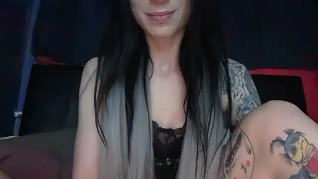 MissMidnightUK live sex cam