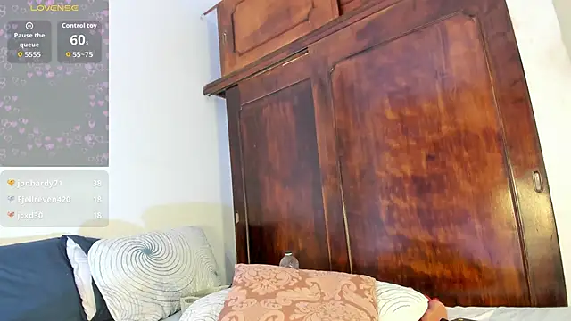 Coral_w10's cam snapshot