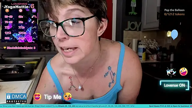 YogaHottie76's cam snapshot