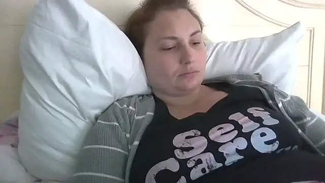 MilfyMrsRobinson live sex cam