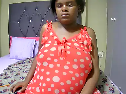 PregiiCaramellxx's cam snapshot