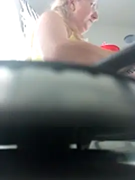 MILEIDE980's cam snapshot