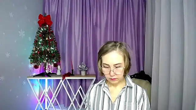 queen_a_n_i's cam snapshot