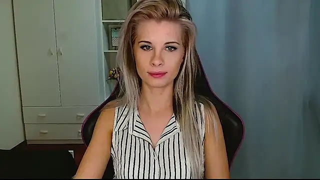 KristineGlow's cam snapshot