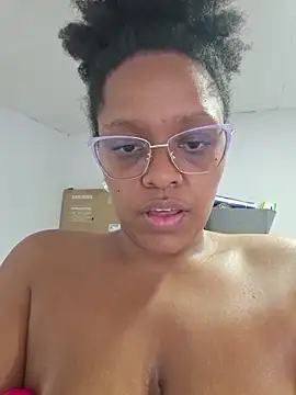 corinastonee's cam snapshot