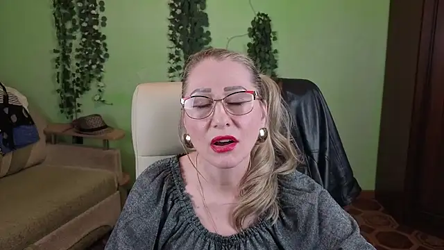 Habibi_Honeyy's cam snapshot