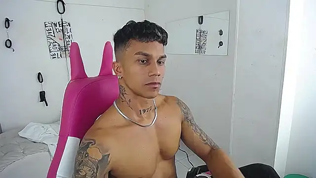 Leonard_Price's cam snapshot