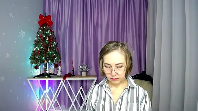 queen_a_n_i's cam snapshot