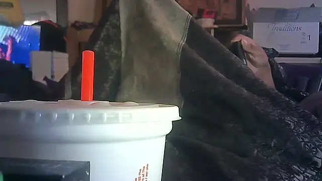 ON3YOULLN3VER_FIR3's cam snapshot