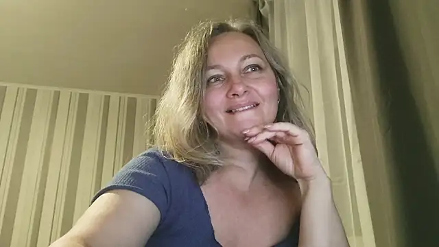 EdithManning's cam snapshot