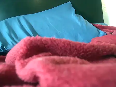 TheGirlWhoStandsUp's cam snapshot