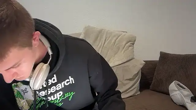 greekmythics's cam snapshot