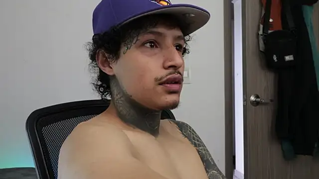 trieone's cam snapshot