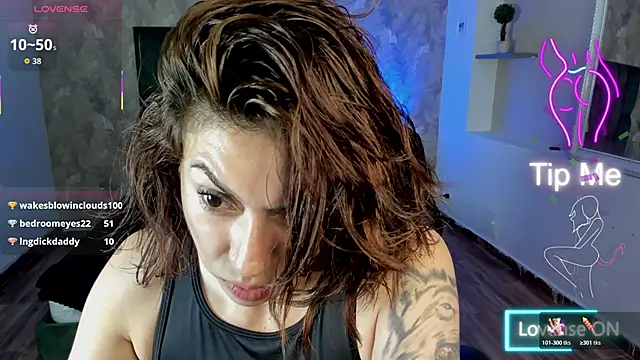 april_dumont's cam snapshot