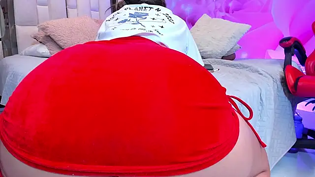 Yelena_mutiz's cam snapshot