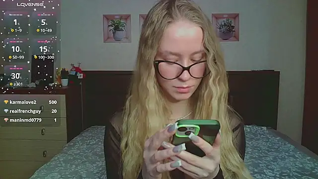 Lily__Devil's cam snapshot