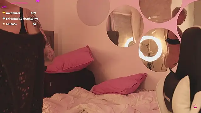 LikaBerry1's cam snapshot