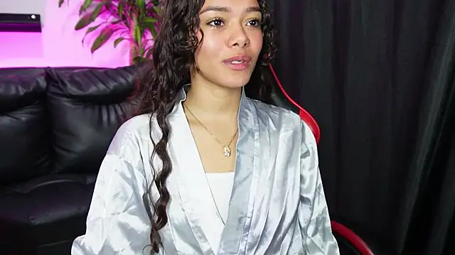 sara_sharma_'s cam snapshot