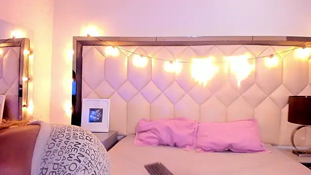 Scarletbigbug's cam snapshot