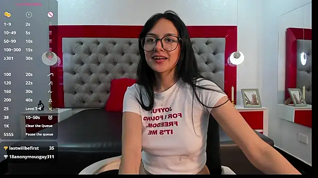 NiccolleHall's cam snapshot