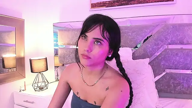 Daniela_Martinez_'s cam snapshot